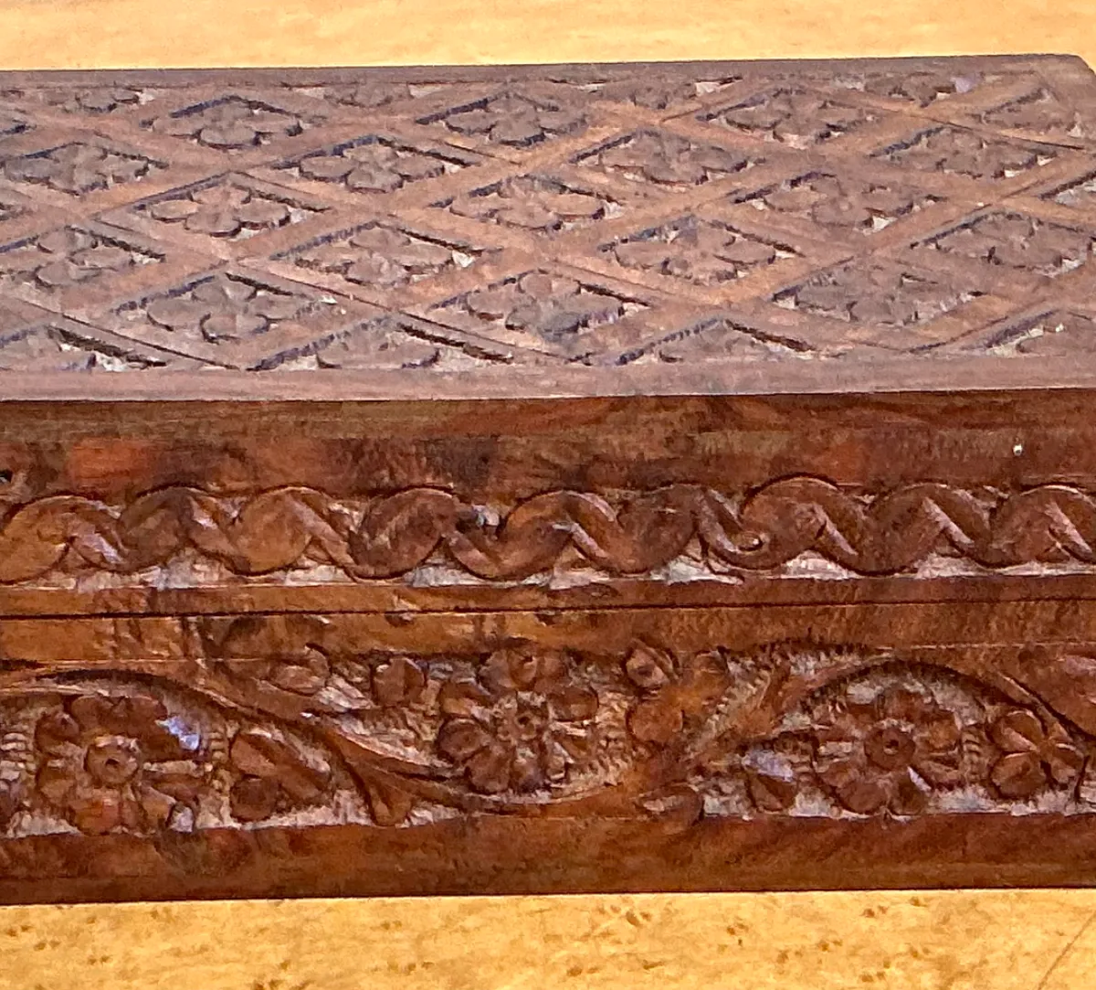Vintage Carved Wood Trinket Box — additional photo 3