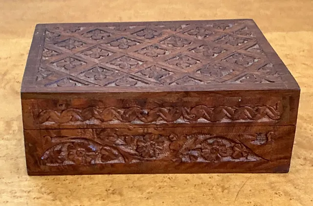 Vintage Carved Wood Trinket Box — additional photo 6