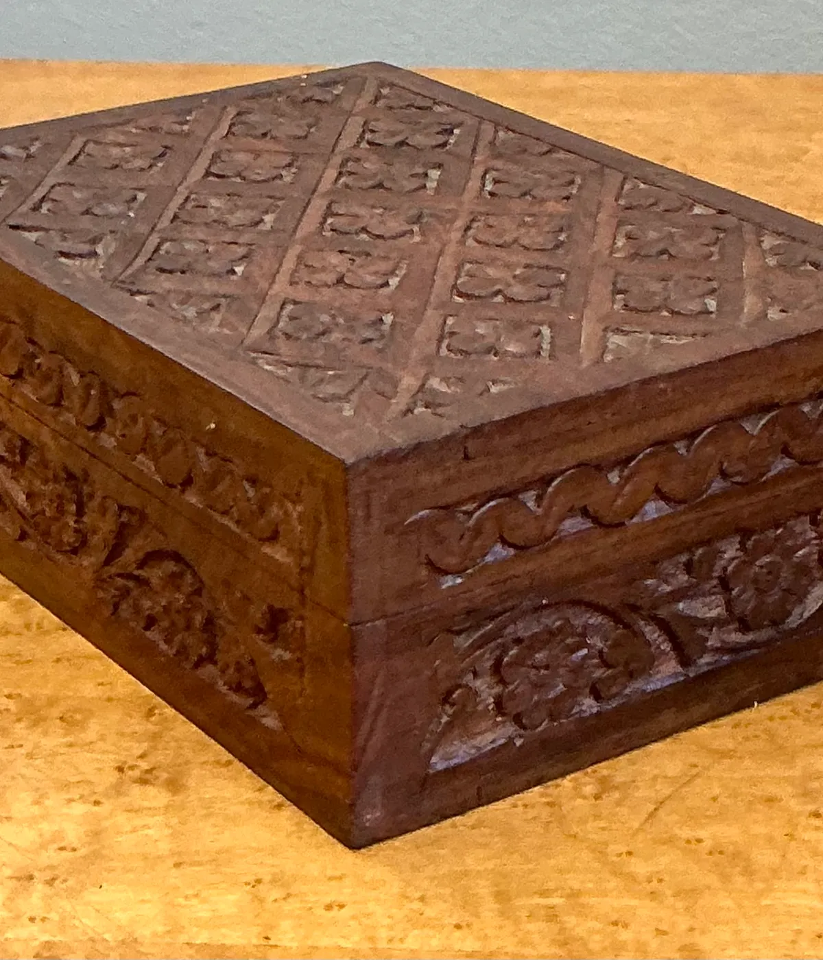 Vintage Carved Wood Trinket Box — additional photo 2