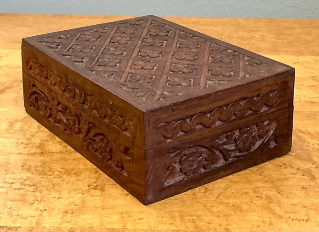 Vintage Carved Wood Trinket Box — additional photo 2