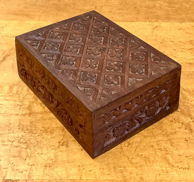 Vintage Carved Wood Trinket Box — additional photo 5