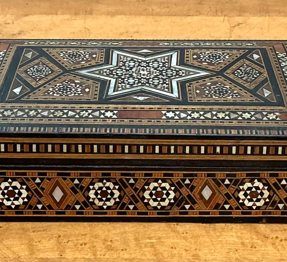 Vintage Inlaid Wood Decorative Box — additional photo 8