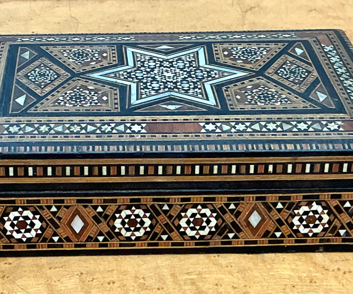 Vintage Inlaid Wood Decorative Box — additional photo 7