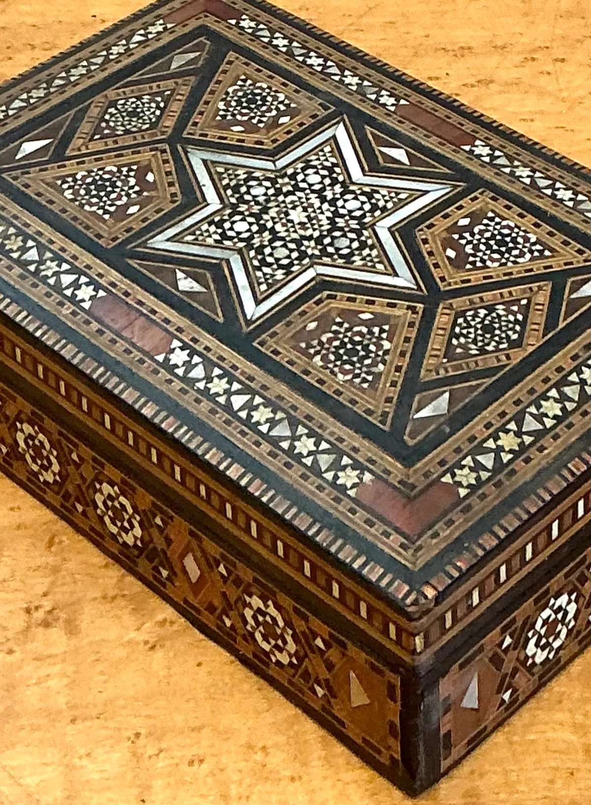 Vintage Inlaid Wood Decorative Box — additional photo 4