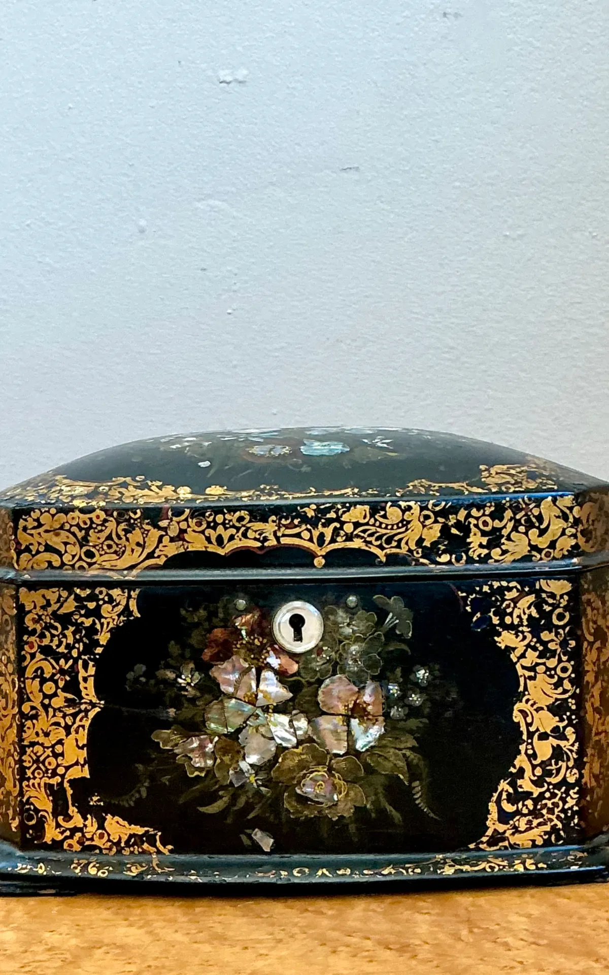 Vintage English Floral Inlaid Decorative Tea Caddy — additional photo 5