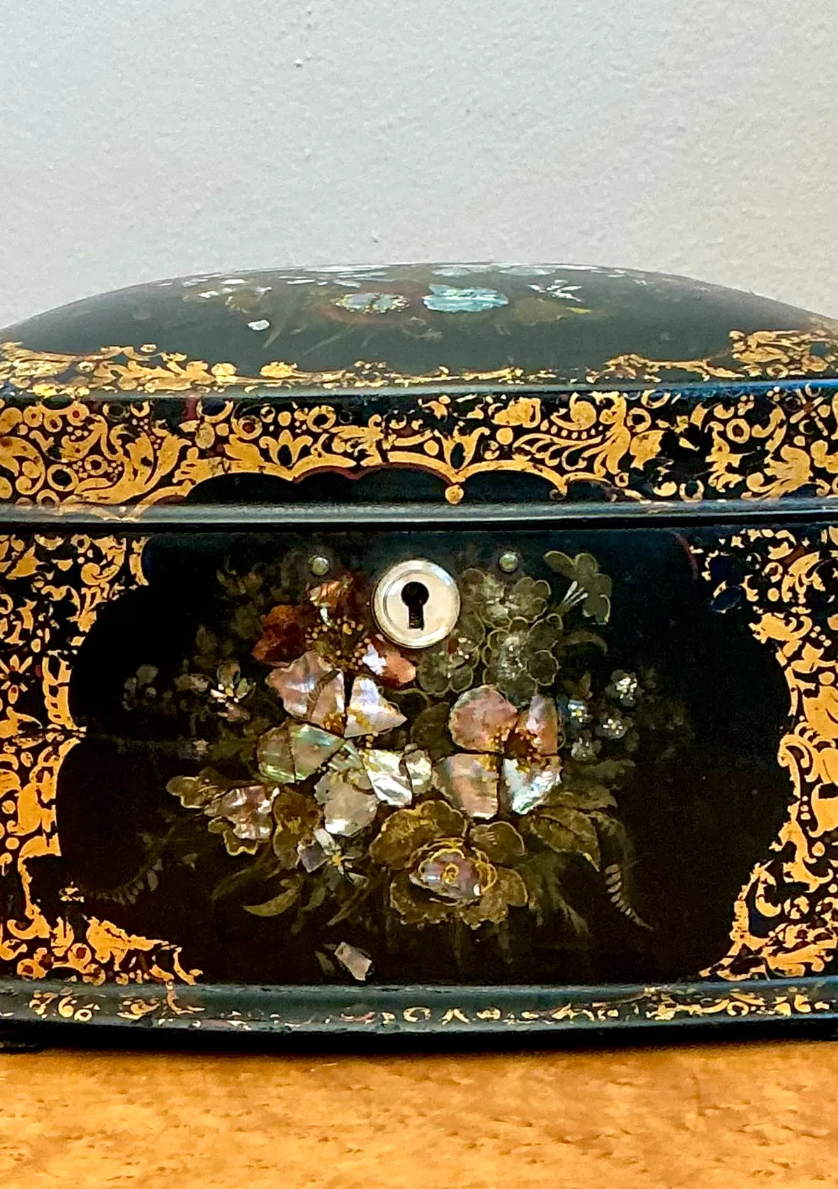 Vintage English Floral Inlaid Decorative Tea Caddy — additional photo 4