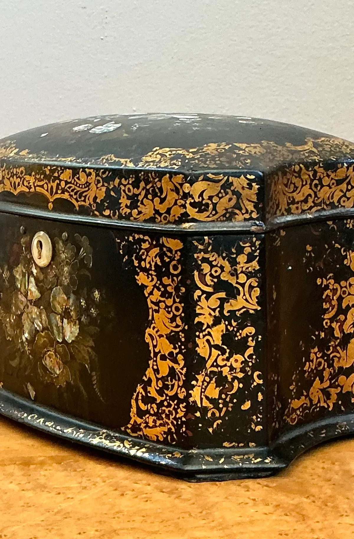Vintage English Floral Inlaid Decorative Tea Caddy — additional photo 7