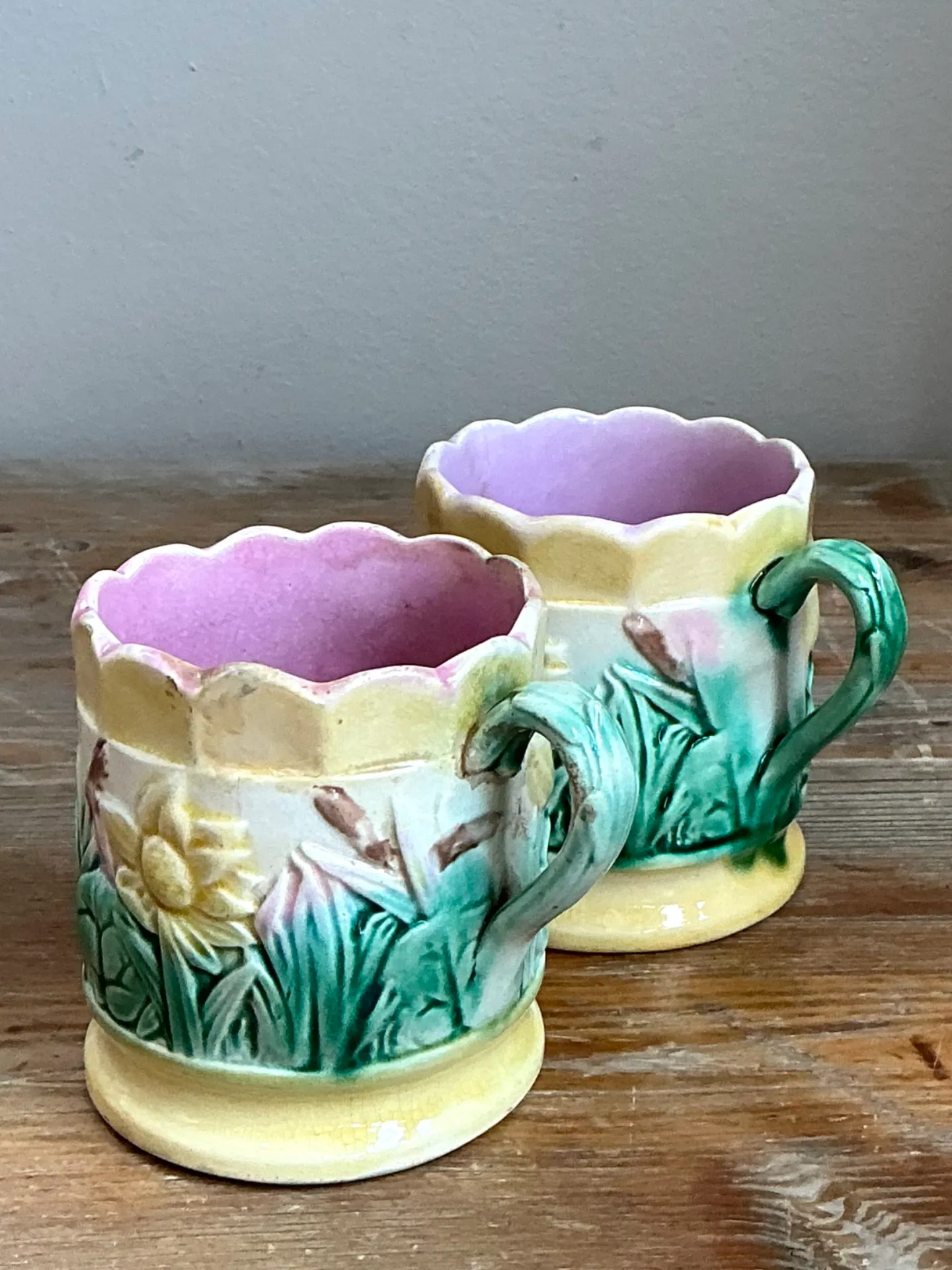 Vintage Scalloped Majolica Flower Mugs — additional photo 6