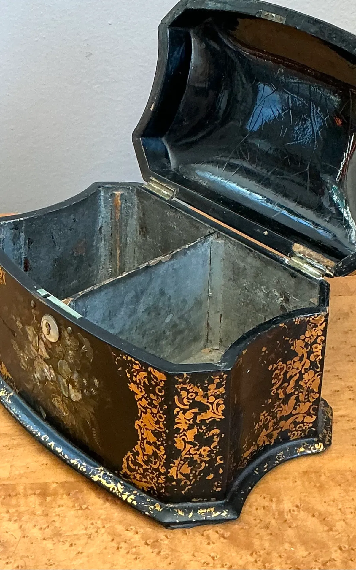 Vintage English Floral Inlaid Decorative Tea Caddy — additional photo 8