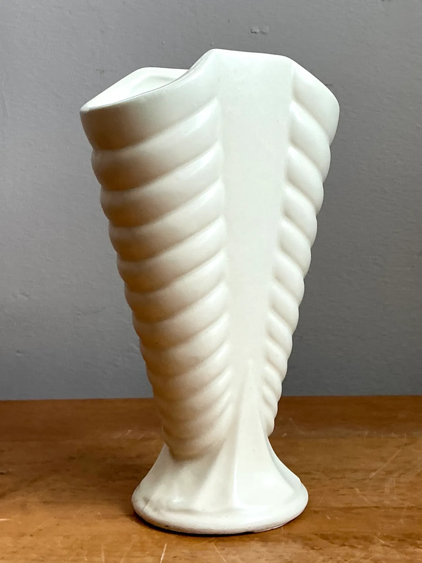 Vintage Matte Glaze Ribbed Ceramic Vase — additional photo 4