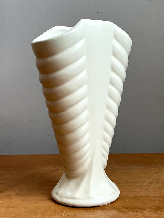 Vintage Matte Glaze Ribbed Ceramic Vase — additional photo 4
