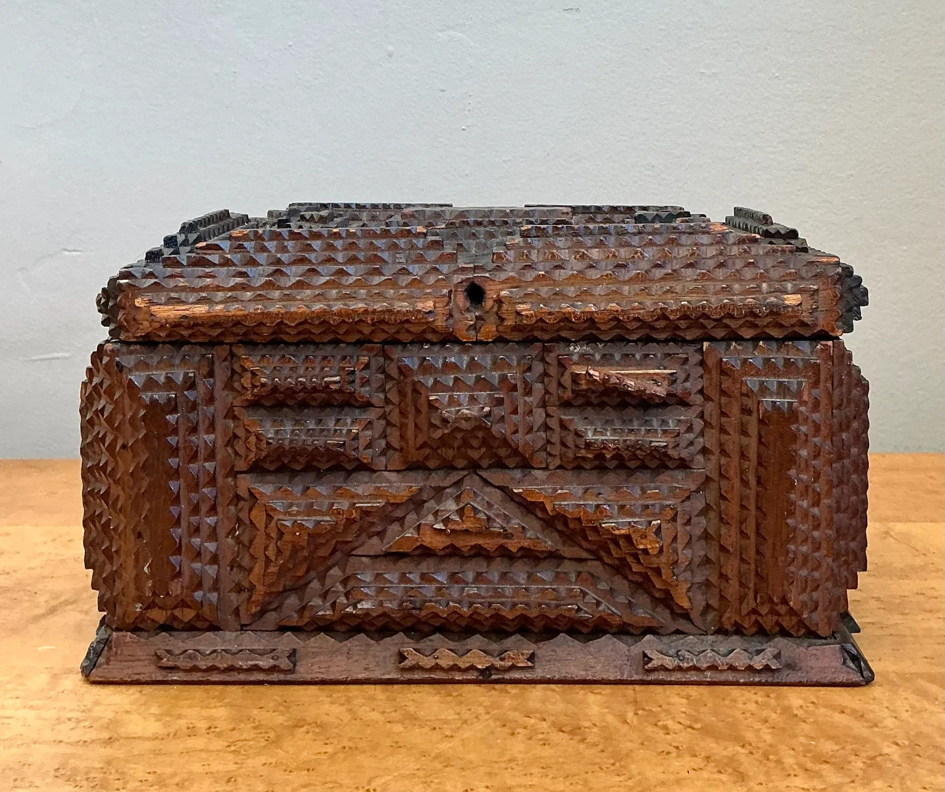 Vintage Tramp Art Wood  Box — additional photo 5