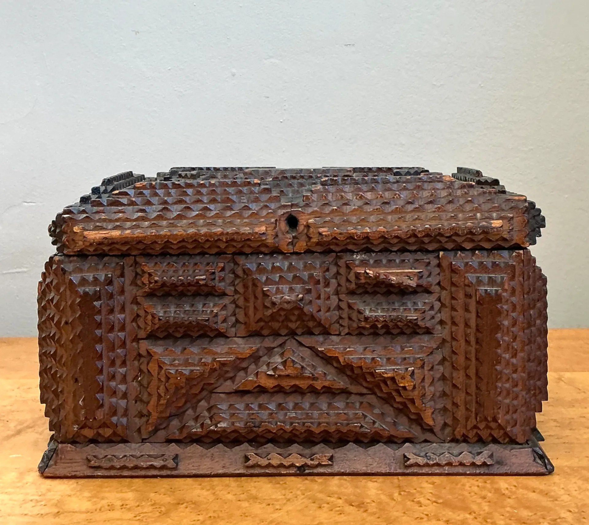 Vintage Tramp Art Wood  Box — additional photo 2