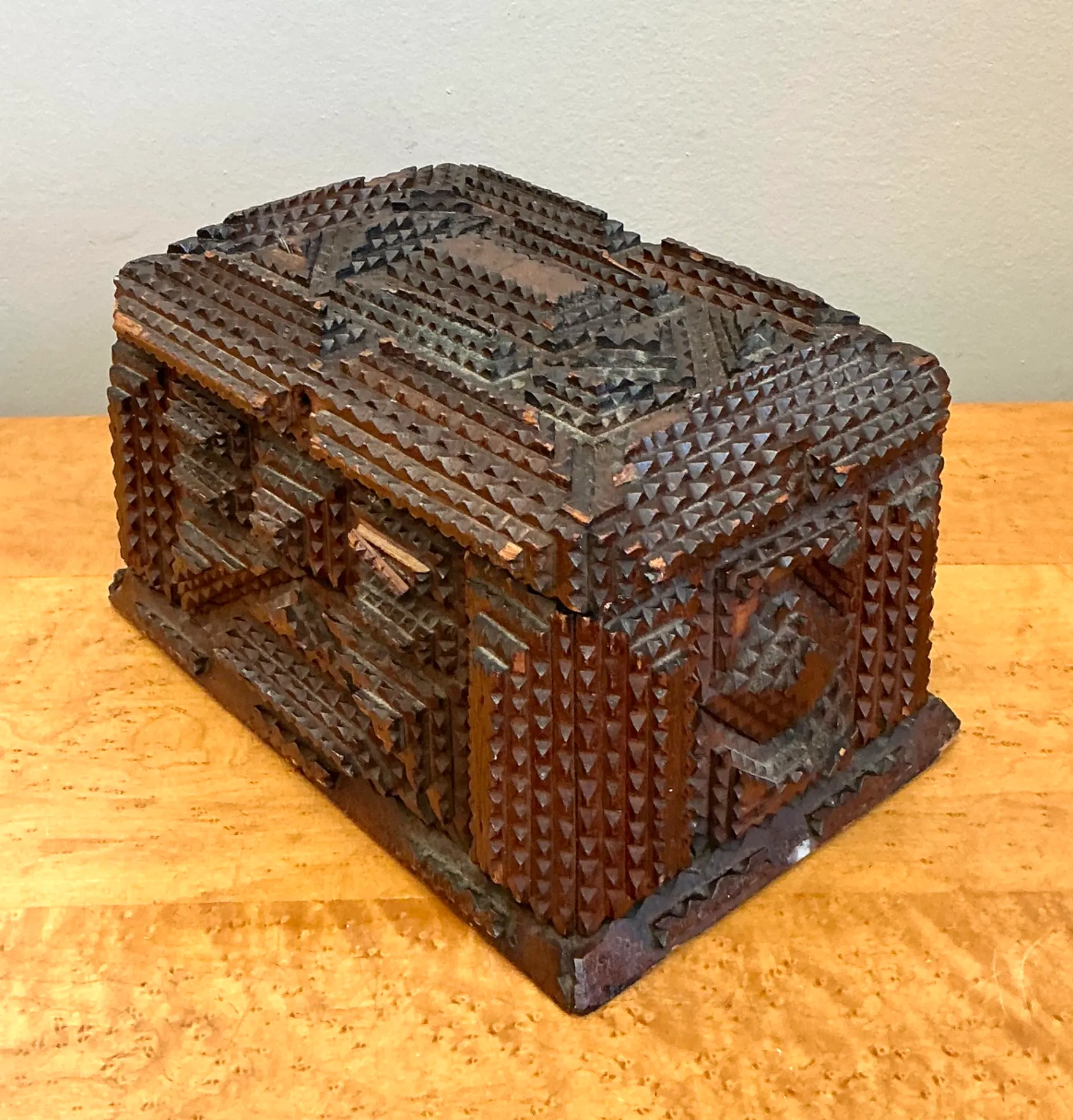 Vintage Tramp Art Wood  Box — additional photo 1
