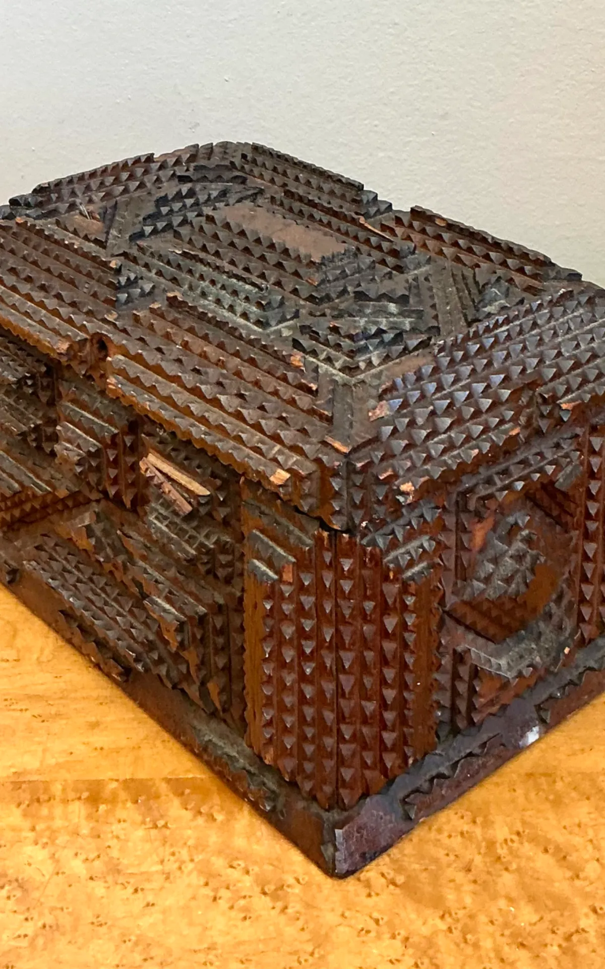 Vintage Tramp Art Wood  Box — additional photo 1