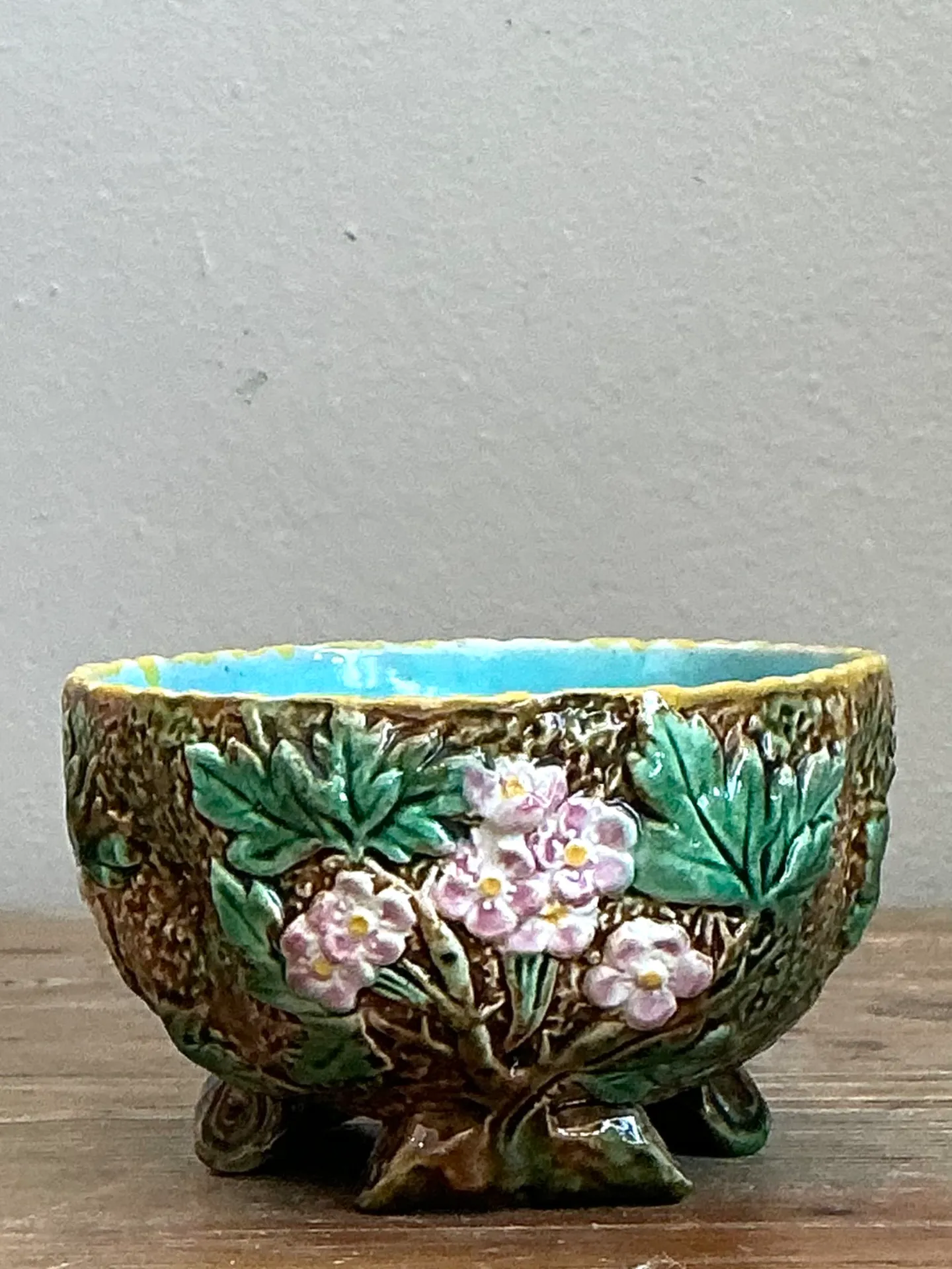 Vintage George Jones Majolica Ceramic Blossom Bowl — additional photo 6