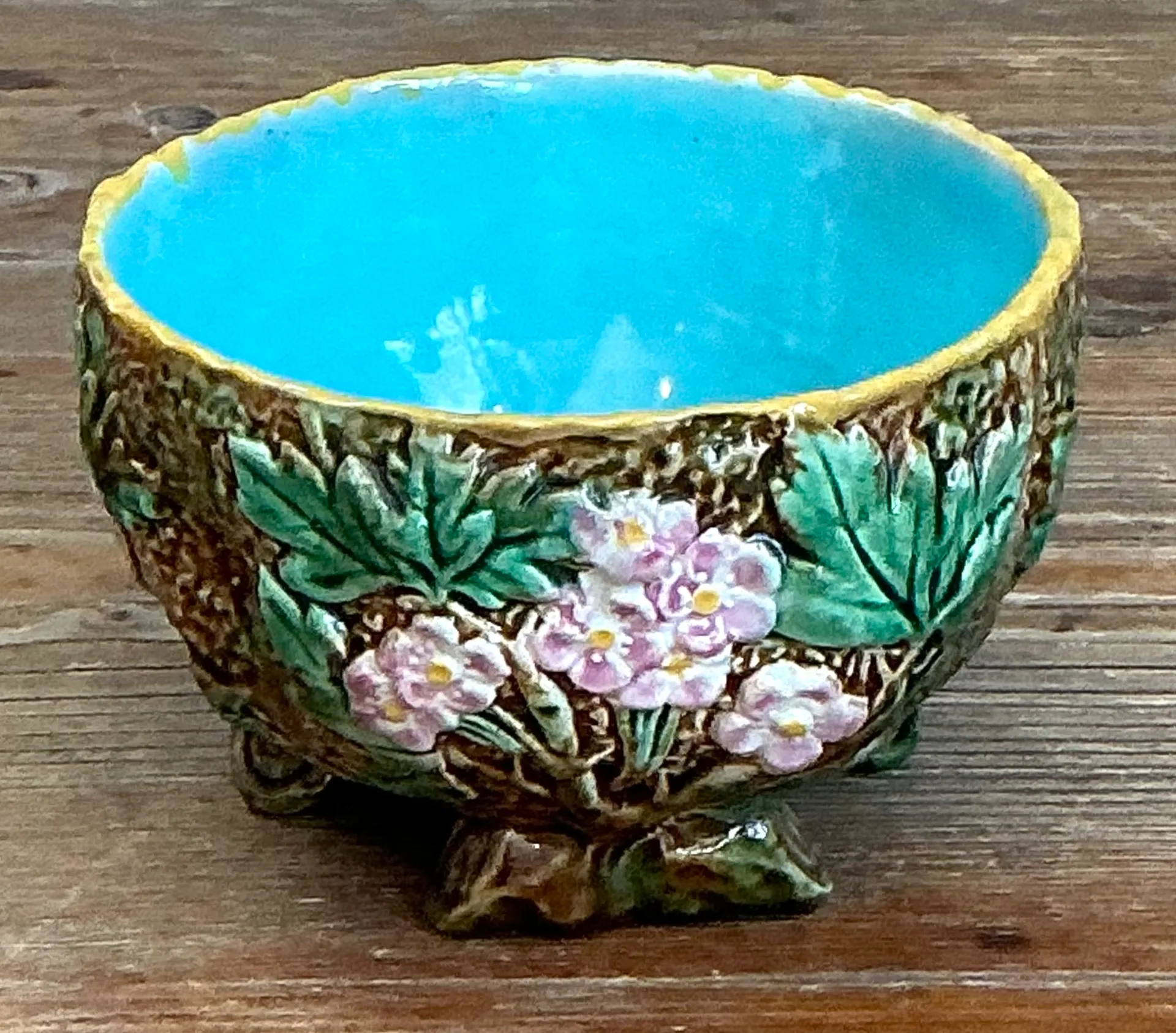 Vintage George Jones Majolica Ceramic Blossom Bowl — additional photo 2