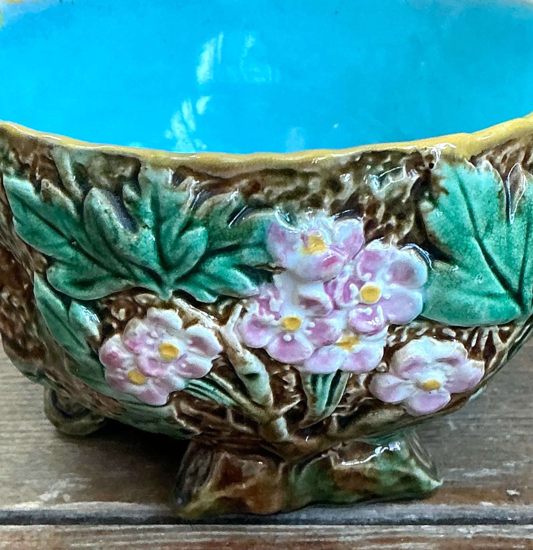 Vintage George Jones Majolica Ceramic Blossom Bowl — additional photo 7