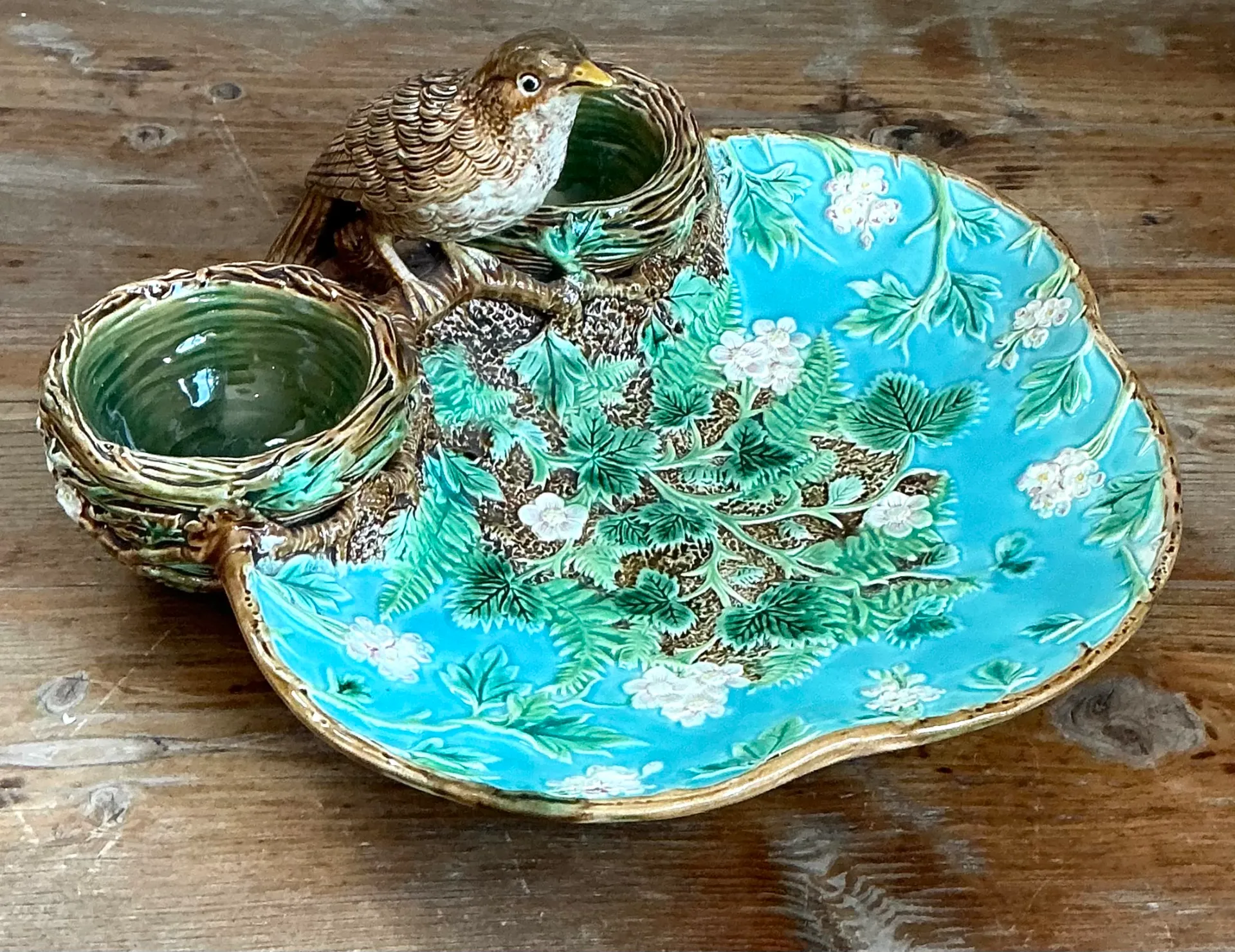 Vintage George Jones Majolica Strawberry Server Decorative Dish — additional photo 6