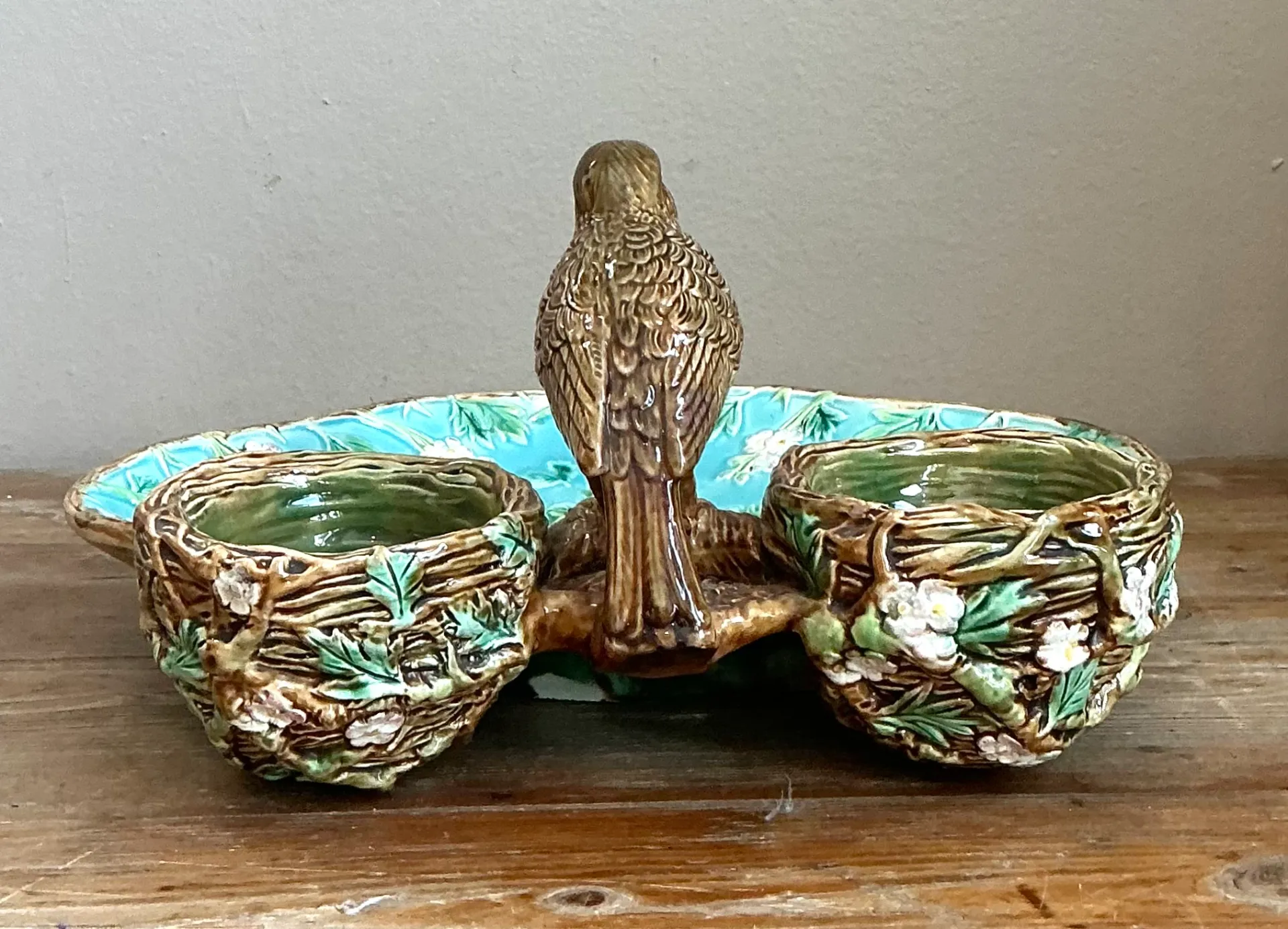 Vintage George Jones Majolica Strawberry Server Decorative Dish — additional photo 3