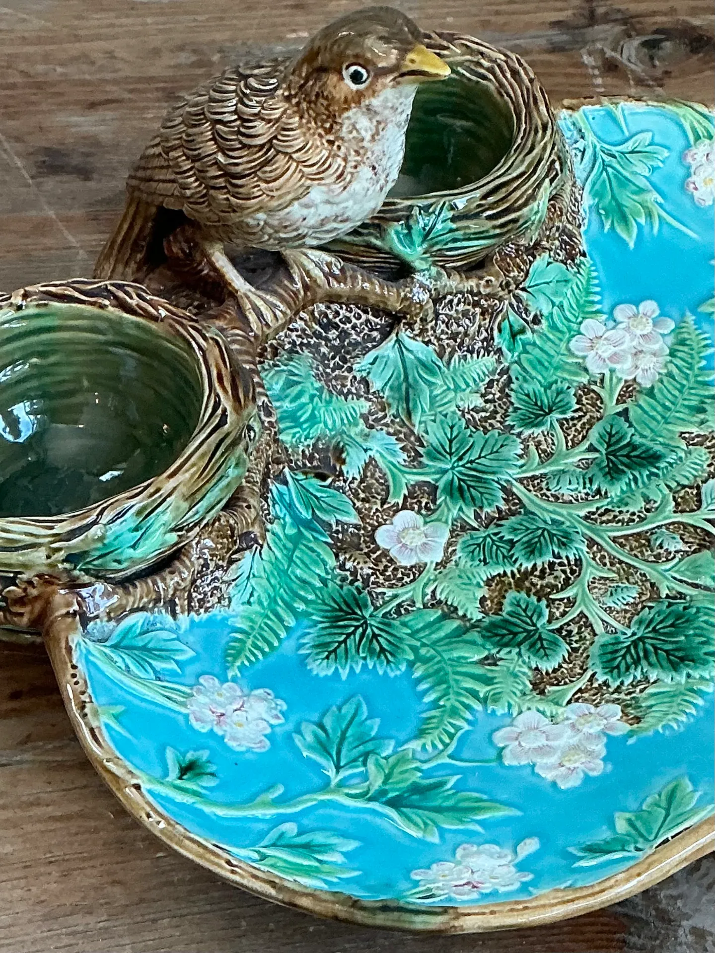 Vintage George Jones Majolica Strawberry Server Decorative Dish — additional photo 4