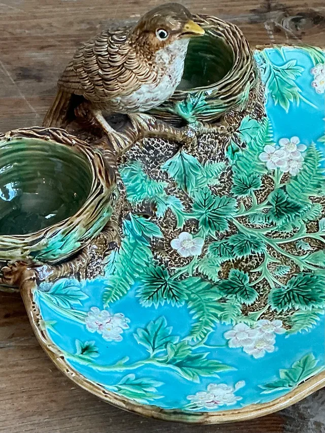 Vintage George Jones Majolica Strawberry Server Decorative Dish — additional photo 4