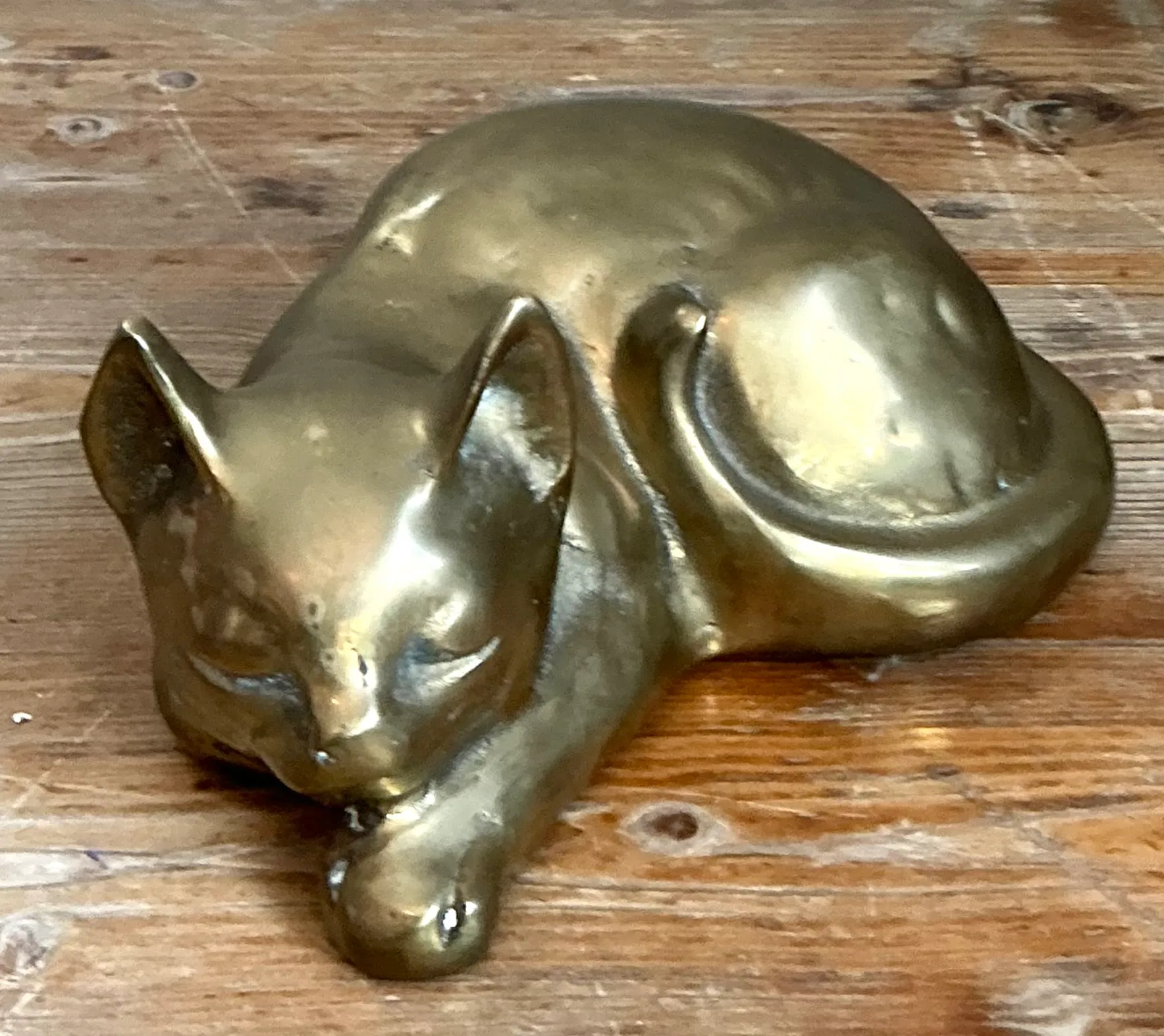 Vintage Brass Sleeping Cat Figurine — additional photo 3