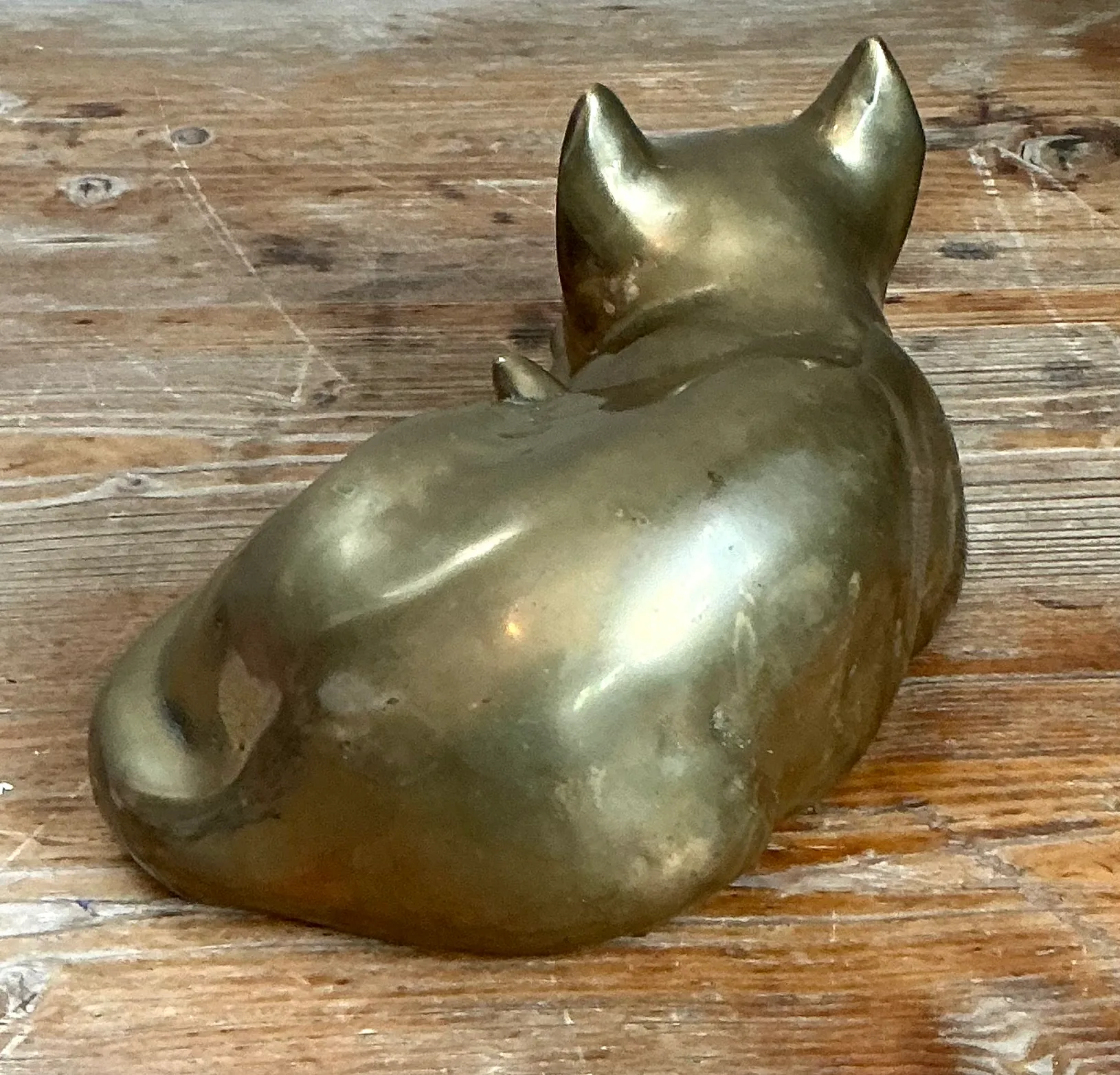 Vintage Brass Sleeping Cat Figurine — additional photo 1
