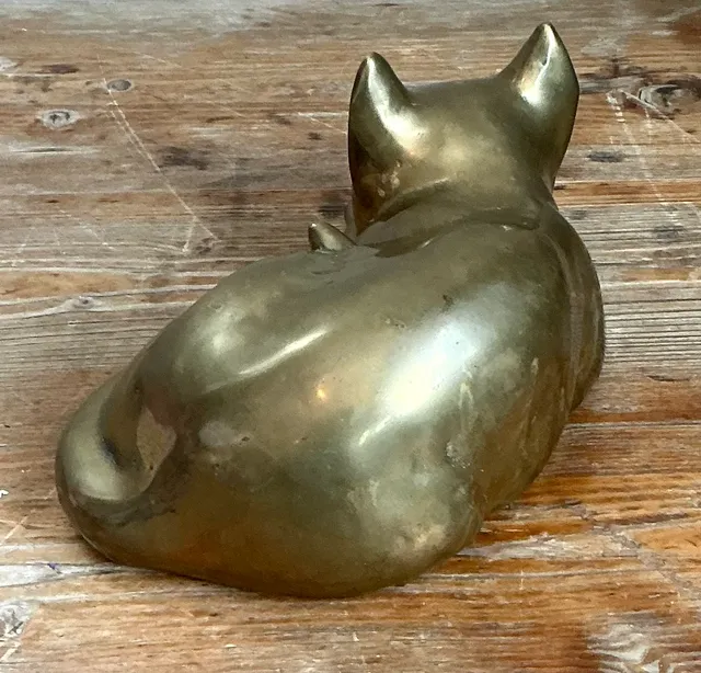 Vintage Brass Sleeping Cat Figurine — additional photo 1
