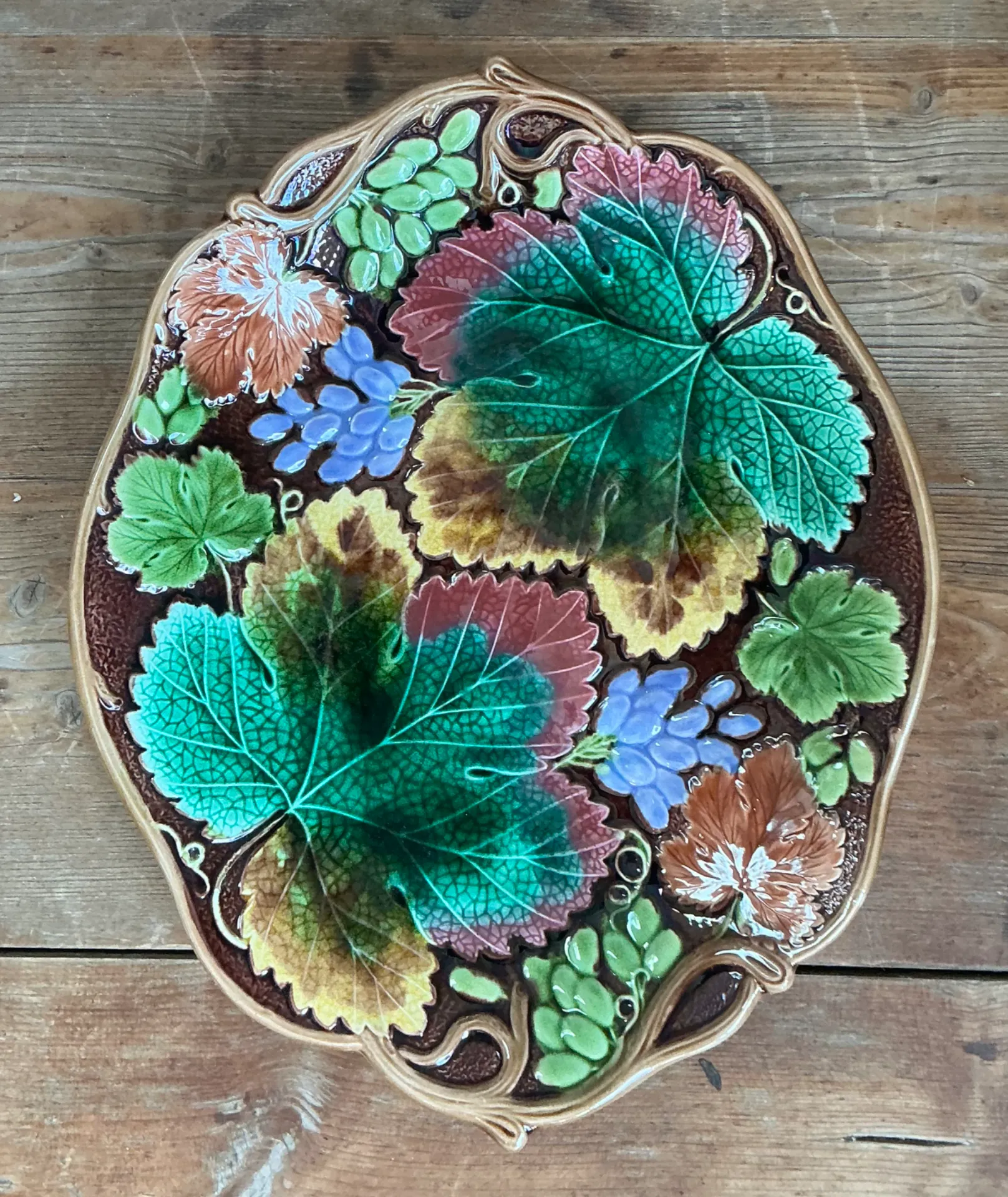 George Jones Majolica Leaf and Grape Platter — additional photo 1