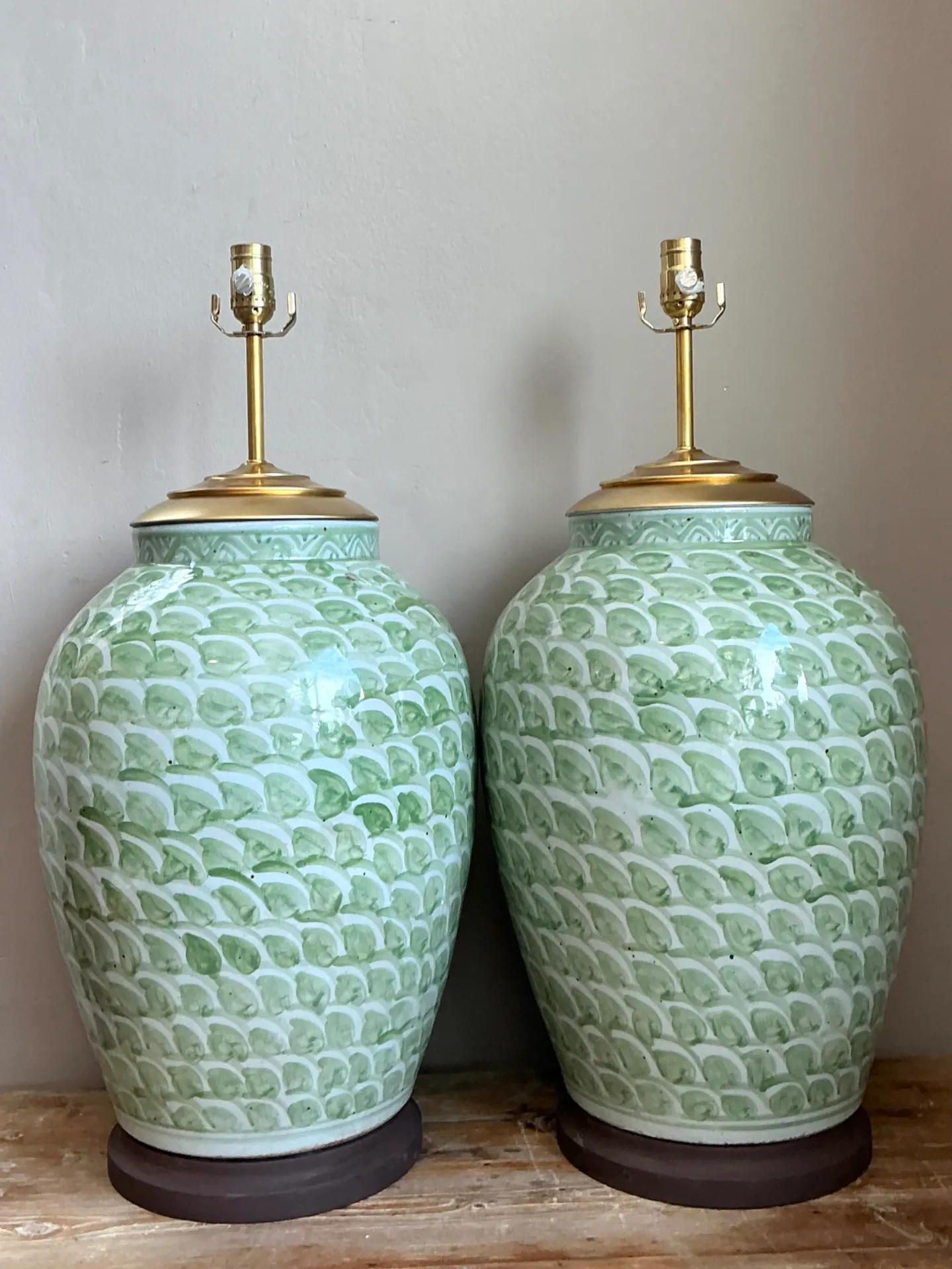 Vintage Monumental Scalloped Green Ceramic Lamps - Pair — additional photo 5
