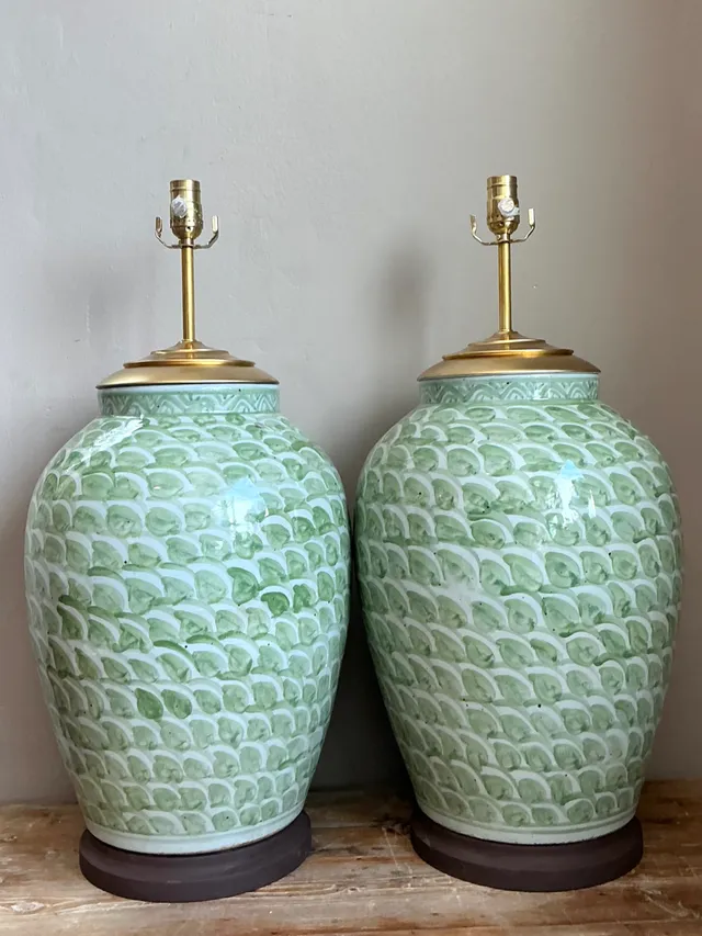Vintage Monumental Scalloped Green Ceramic Lamps - Pair — additional photo 5
