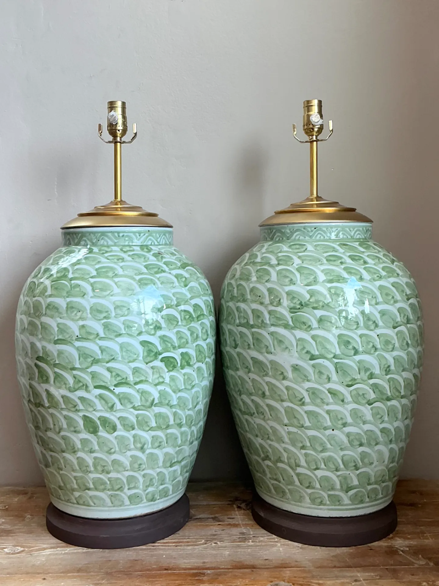 Vintage Monumental Scalloped Green Ceramic Lamps - Pair — additional photo 7