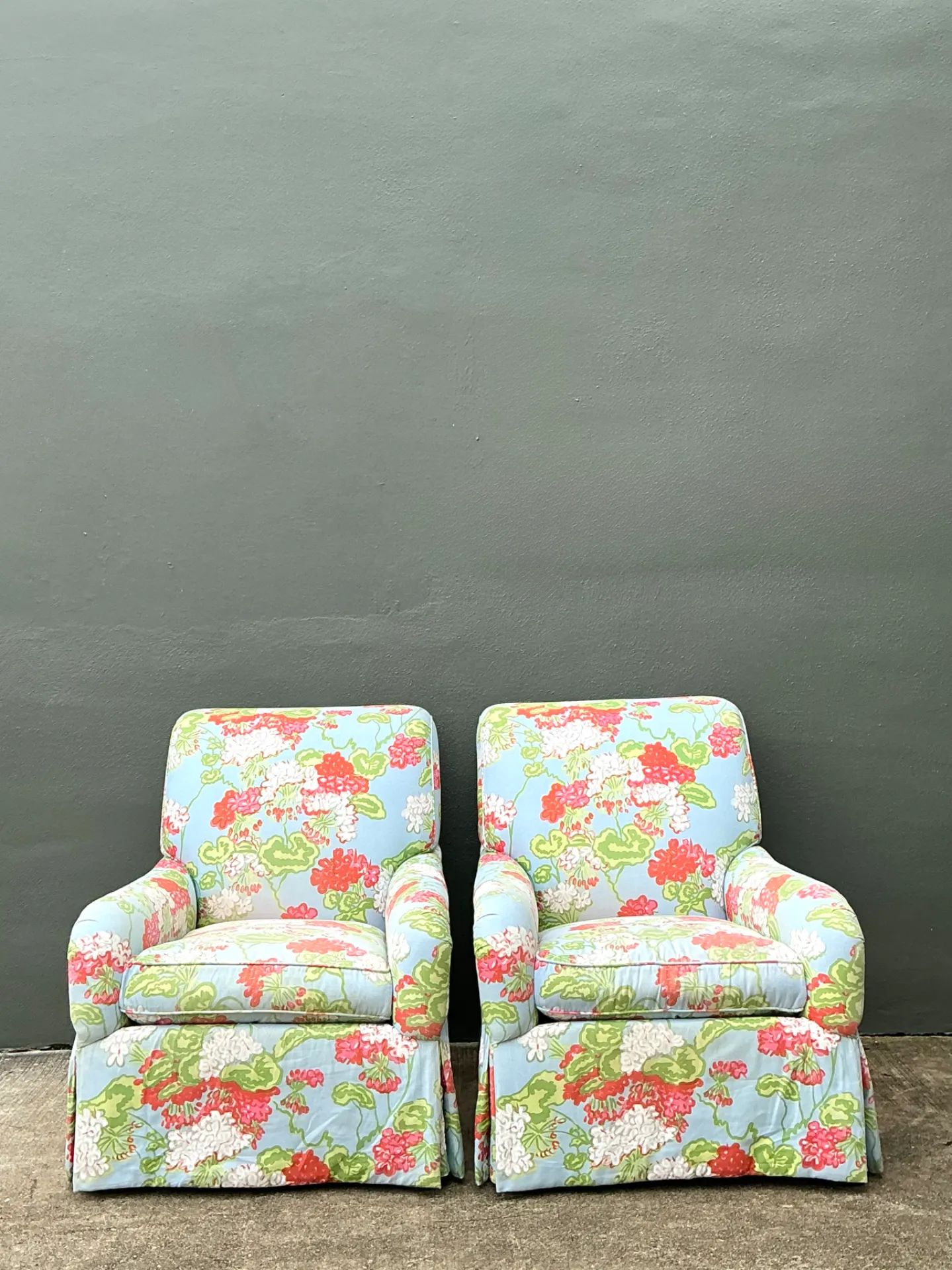 Vintage Floral Upholstered Armchairs - Pair — additional photo 1