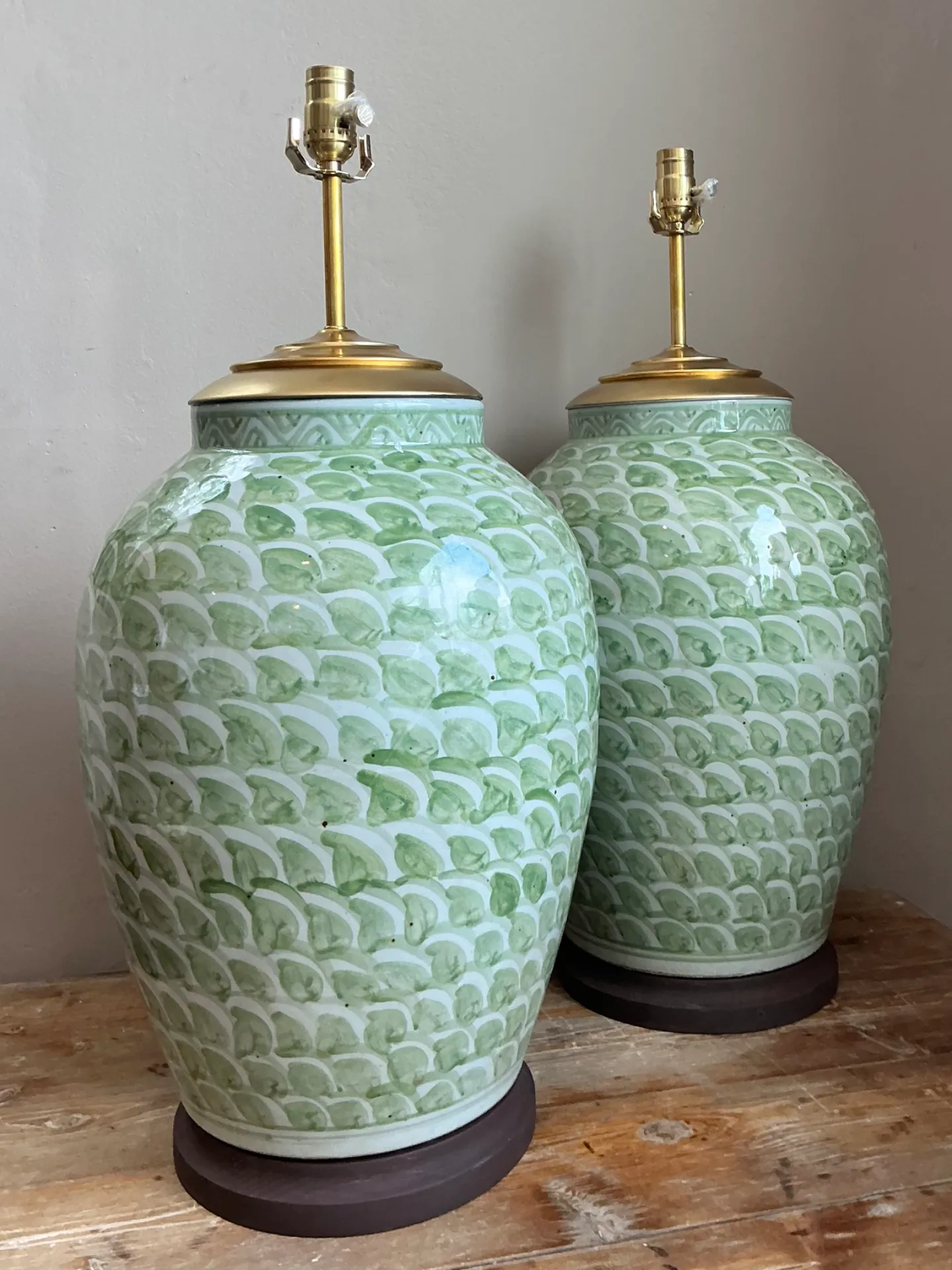 Vintage Monumental Scalloped Green Ceramic Lamps - Pair — additional photo 4