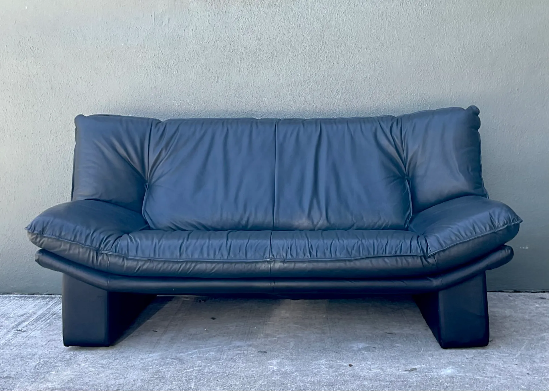 Vintage Nicoletti Salotti Black Leather Sofa — additional photo 6