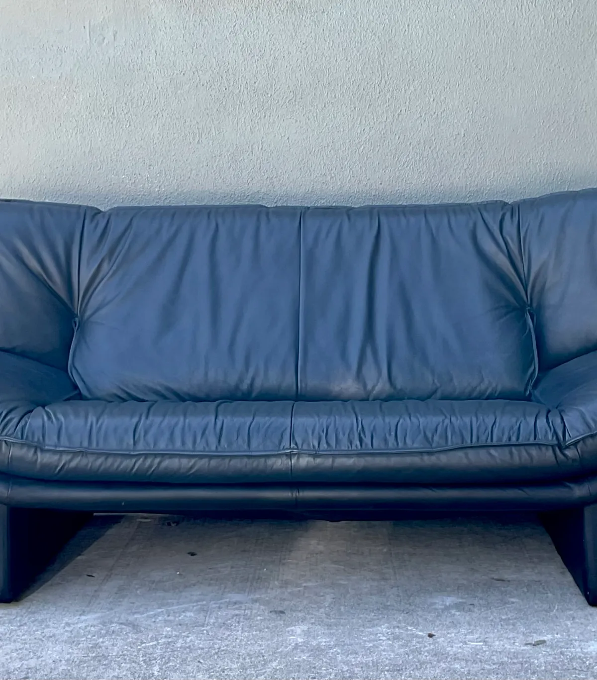 Vintage Nicoletti Salotti Black Leather Sofa — additional photo 6