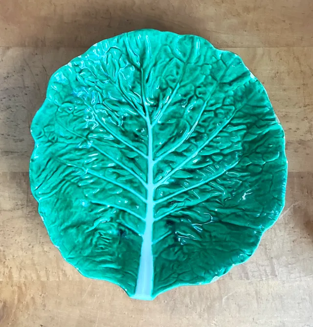 Vintage Portuguese Green Cabbage Leaf Ceramic Bowl — additional photo 3