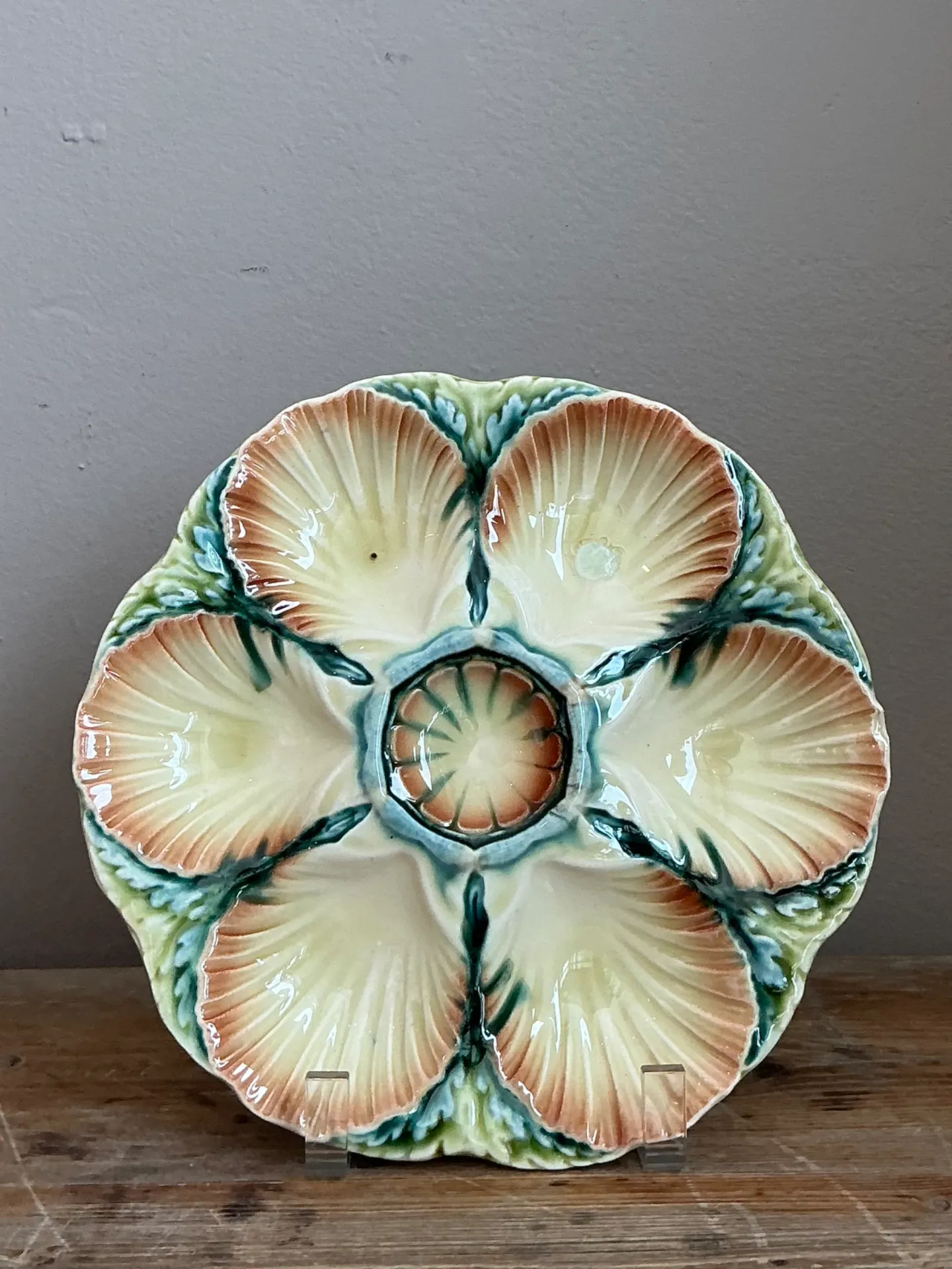Vintage Sarreguemines Majolica Shell and Leaf Oyster Plate — additional photo 3
