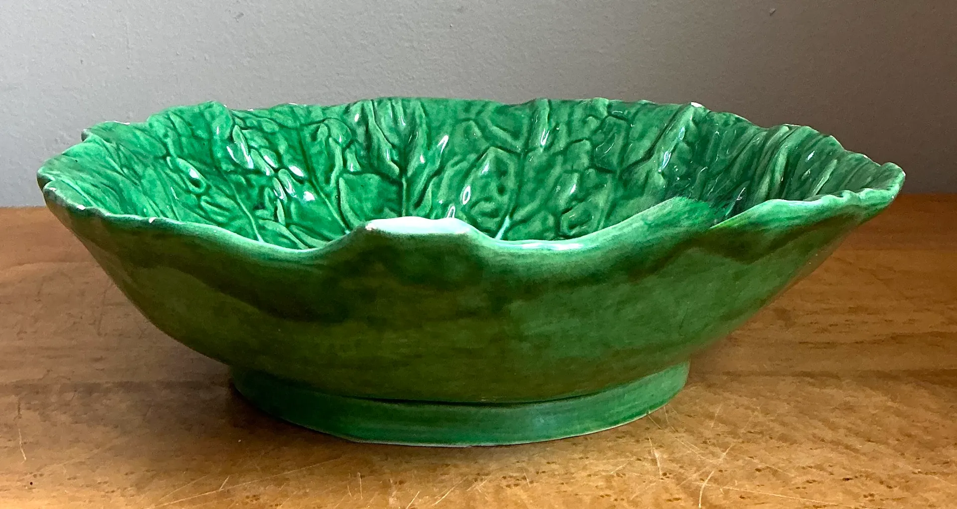 Vintage Portuguese Green Cabbage Leaf Ceramic Bowl — additional photo 4