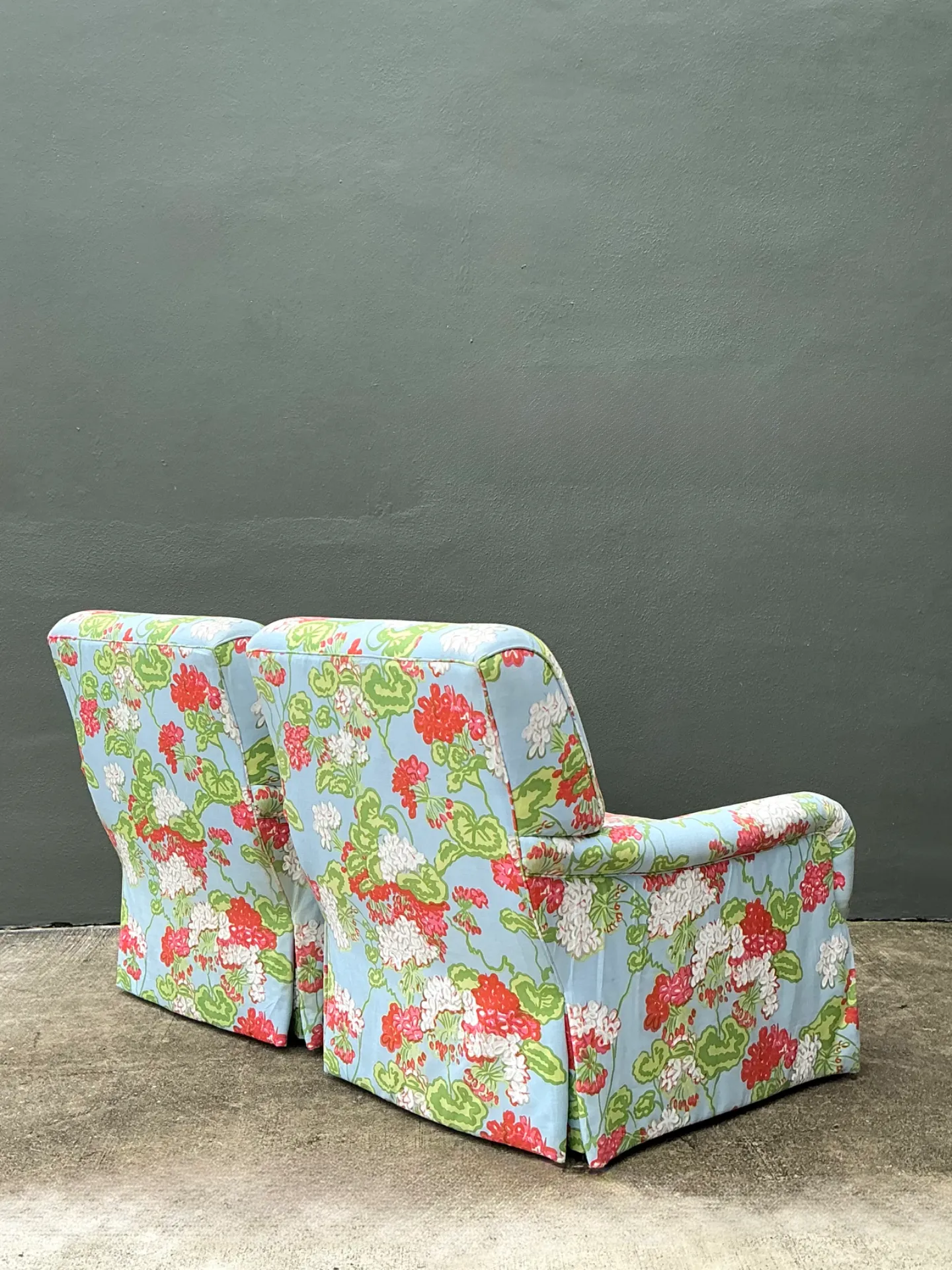 Vintage Floral Upholstered Armchairs - Pair — additional photo 4
