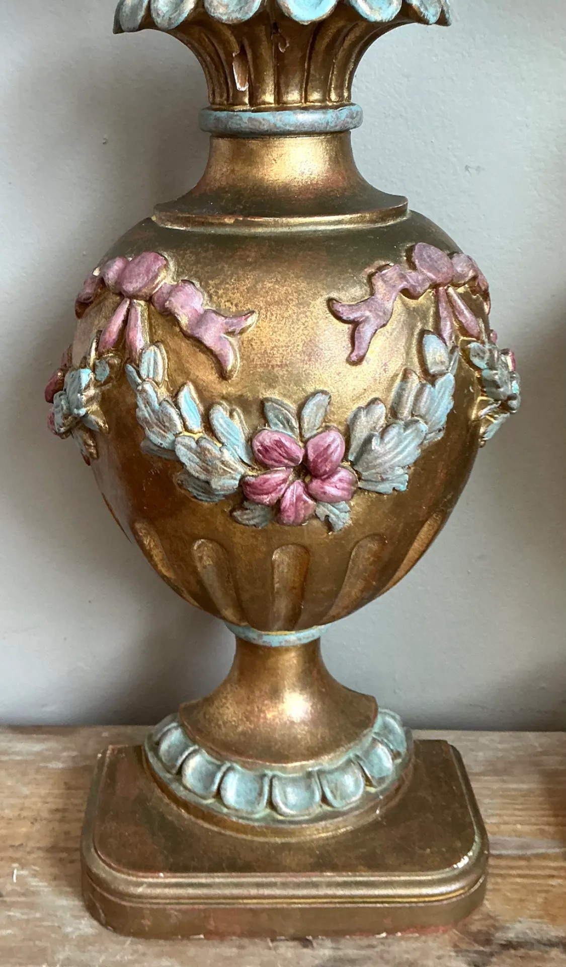 Vintage Italian Gold Plated Floral Urn Wall Sculptures - Pair — additional photo 5