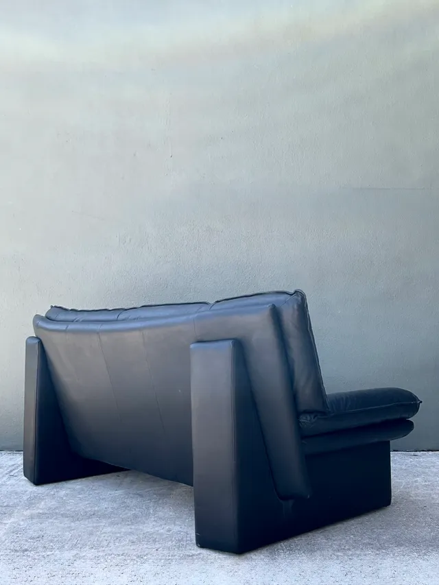 Vintage Nicoletti Salotti Black Leather Sofa — additional photo 1