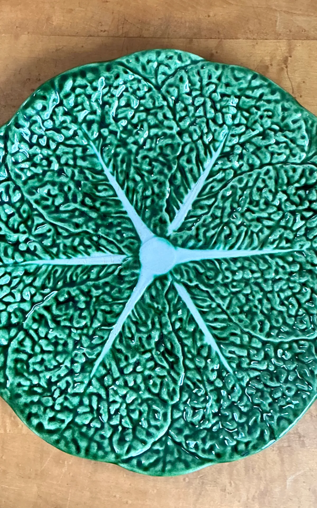Portuguese Green Cabbage Leaf Ceramic Plate — additional photo 3