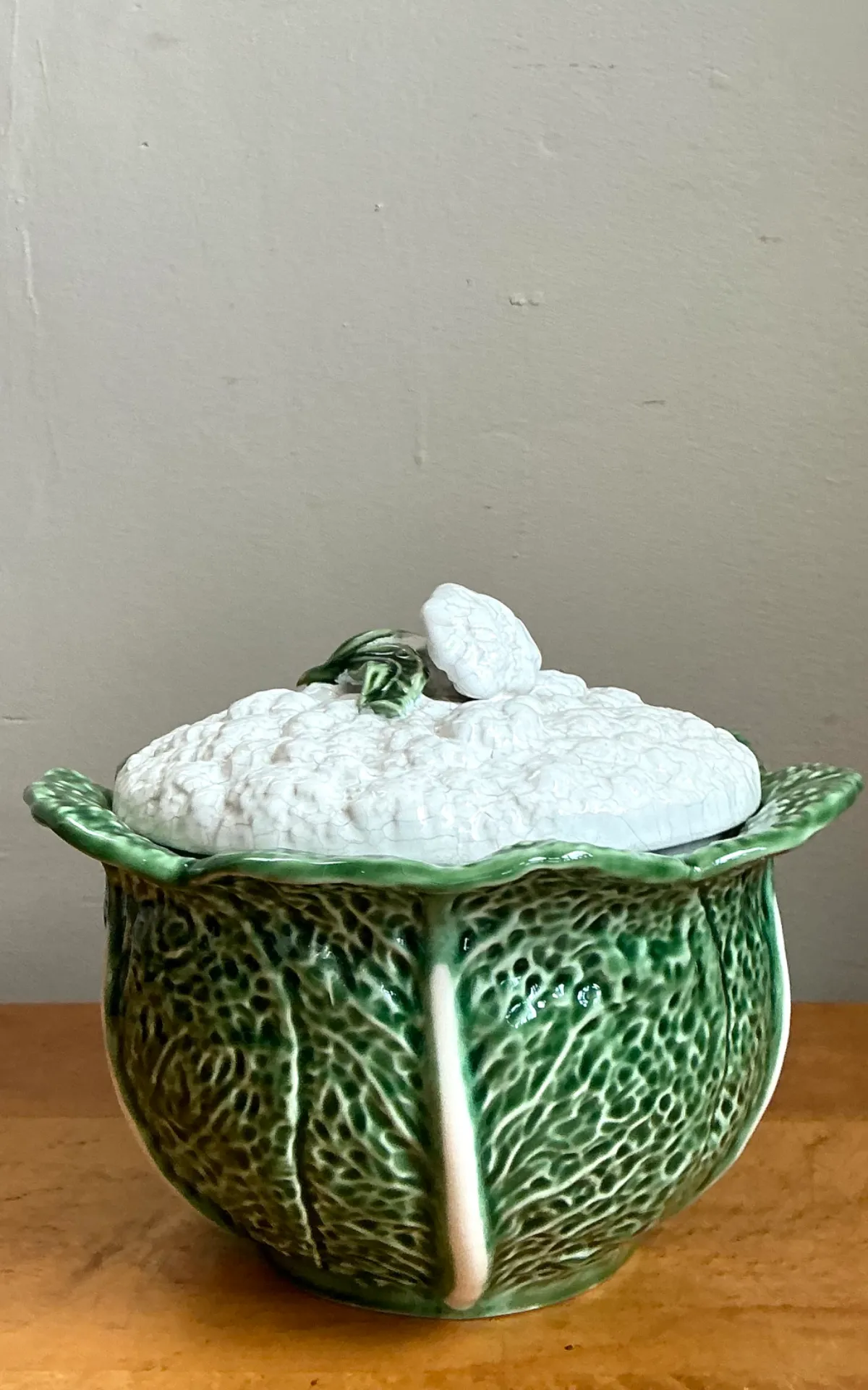 Vintage Portuguese Green Cabbage Leaf Ceramic Tureen — additional photo 8