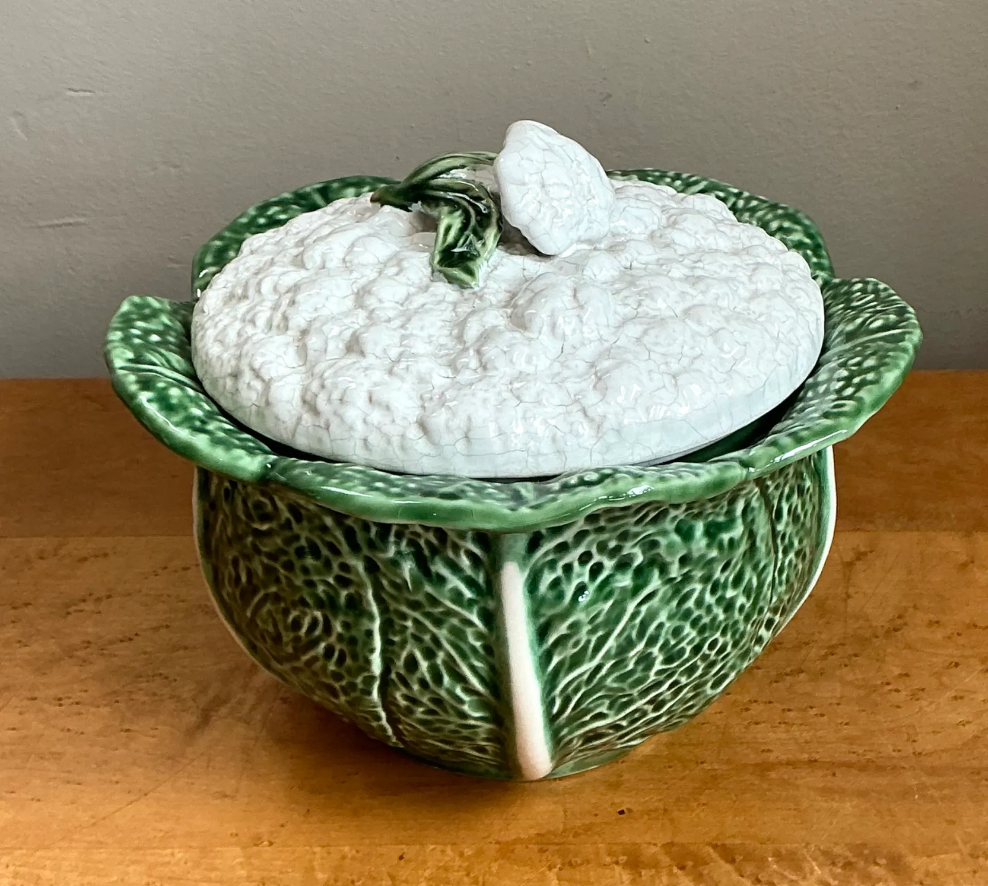 Vintage Portuguese Green Cabbage Leaf Ceramic Tureen — additional photo 4