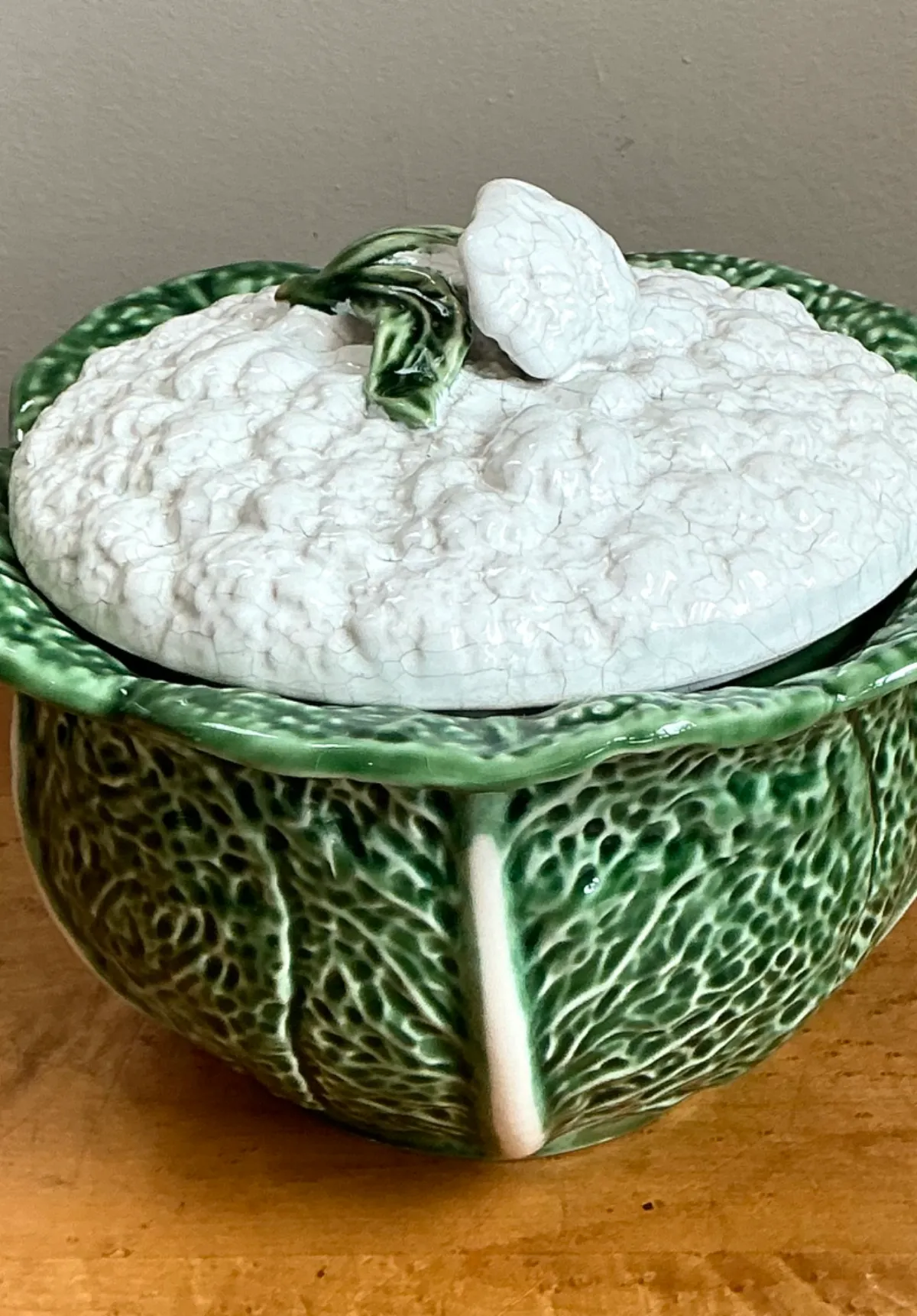 Vintage Portuguese Green Cabbage Leaf Ceramic Tureen — additional photo 4
