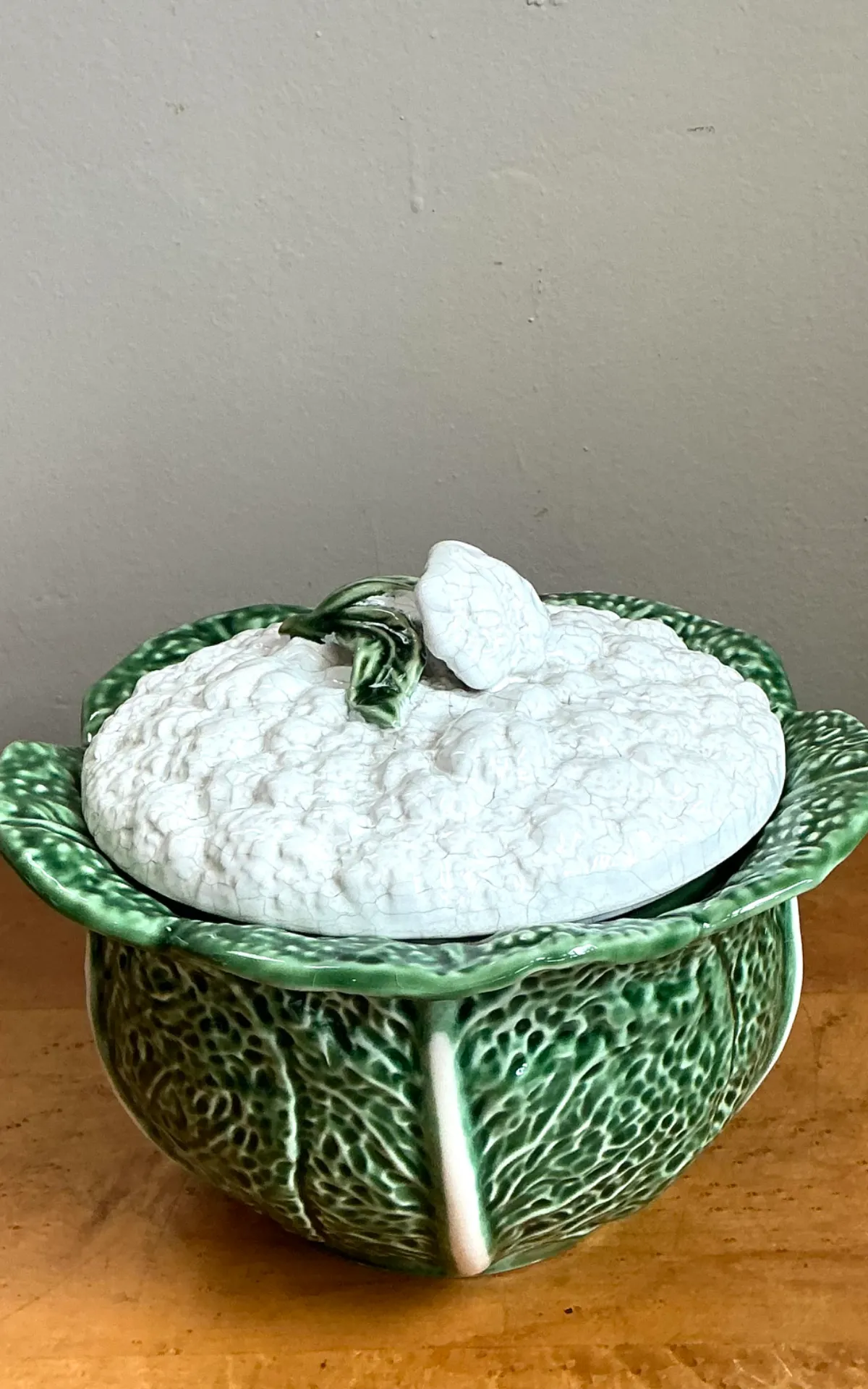 Vintage Portuguese Green Cabbage Leaf Ceramic Tureen — additional photo 6