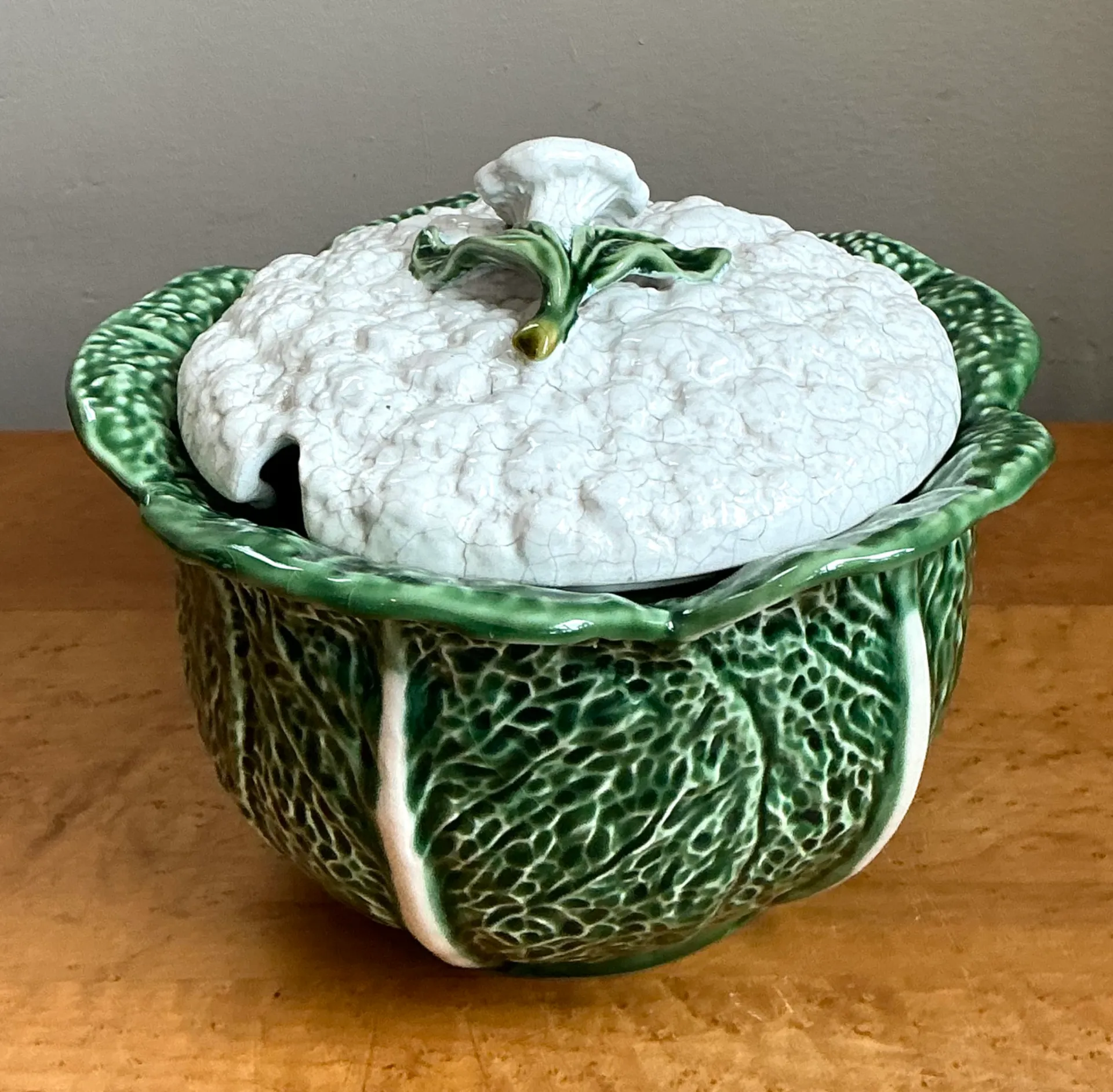Vintage Portuguese Green Cabbage Leaf Ceramic Tureen — additional photo 7