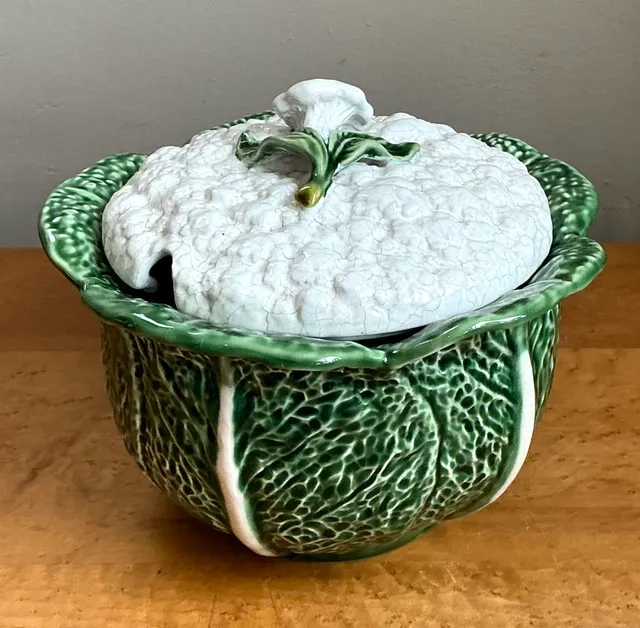 Vintage Portuguese Green Cabbage Leaf Ceramic Tureen — additional photo 7